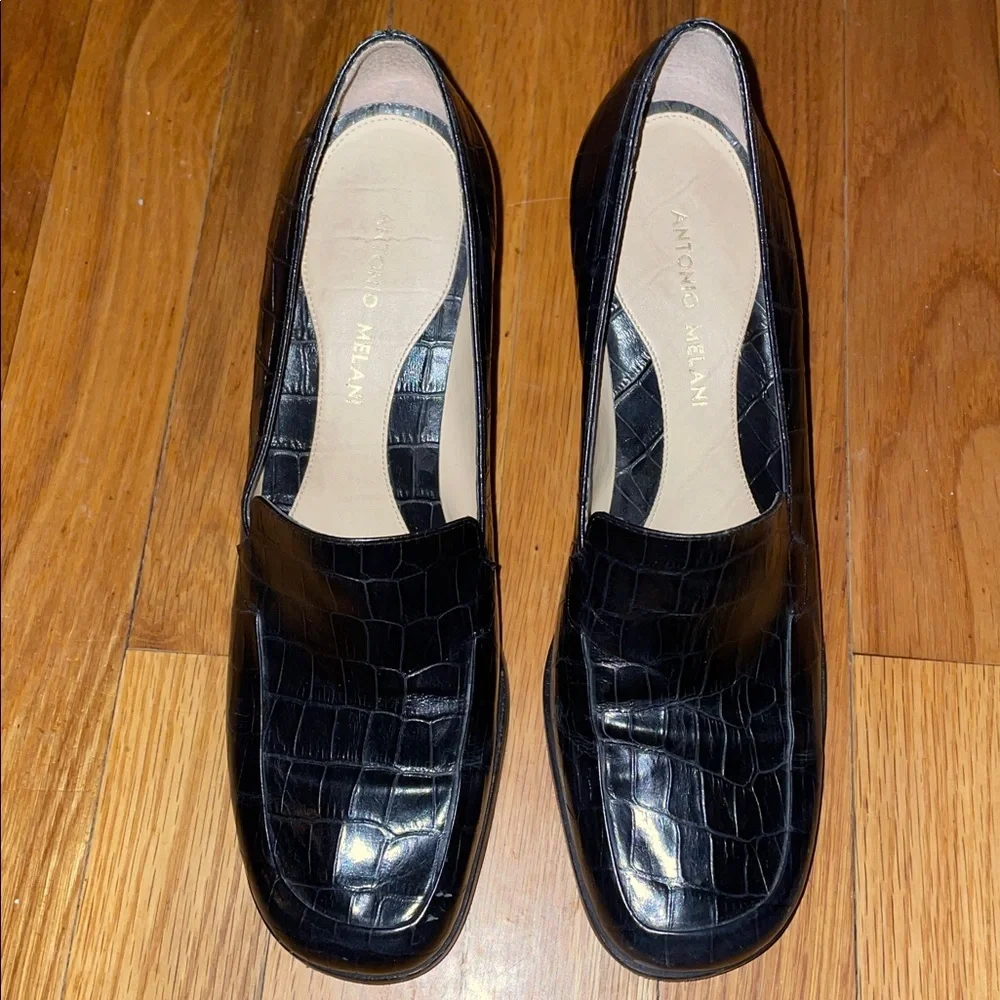 Antonio Melani Pretty Black Croc Embossed Leather Pump Loafers.  Size 9. EUC